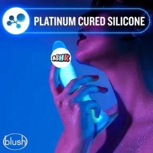 Blush Neo Elite Prysm Glow 霓虹藍夜光 7 吋假陽具正面展示